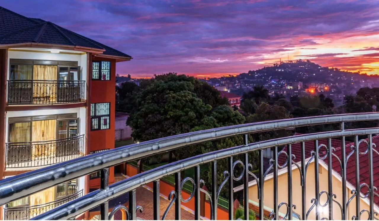 High Standard Apartment In Secure Resort - 24 People Kampala