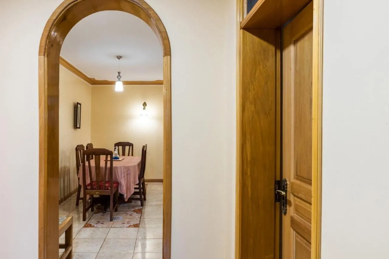 High Standard Apartment In Secure Resort - 24 People Kampala