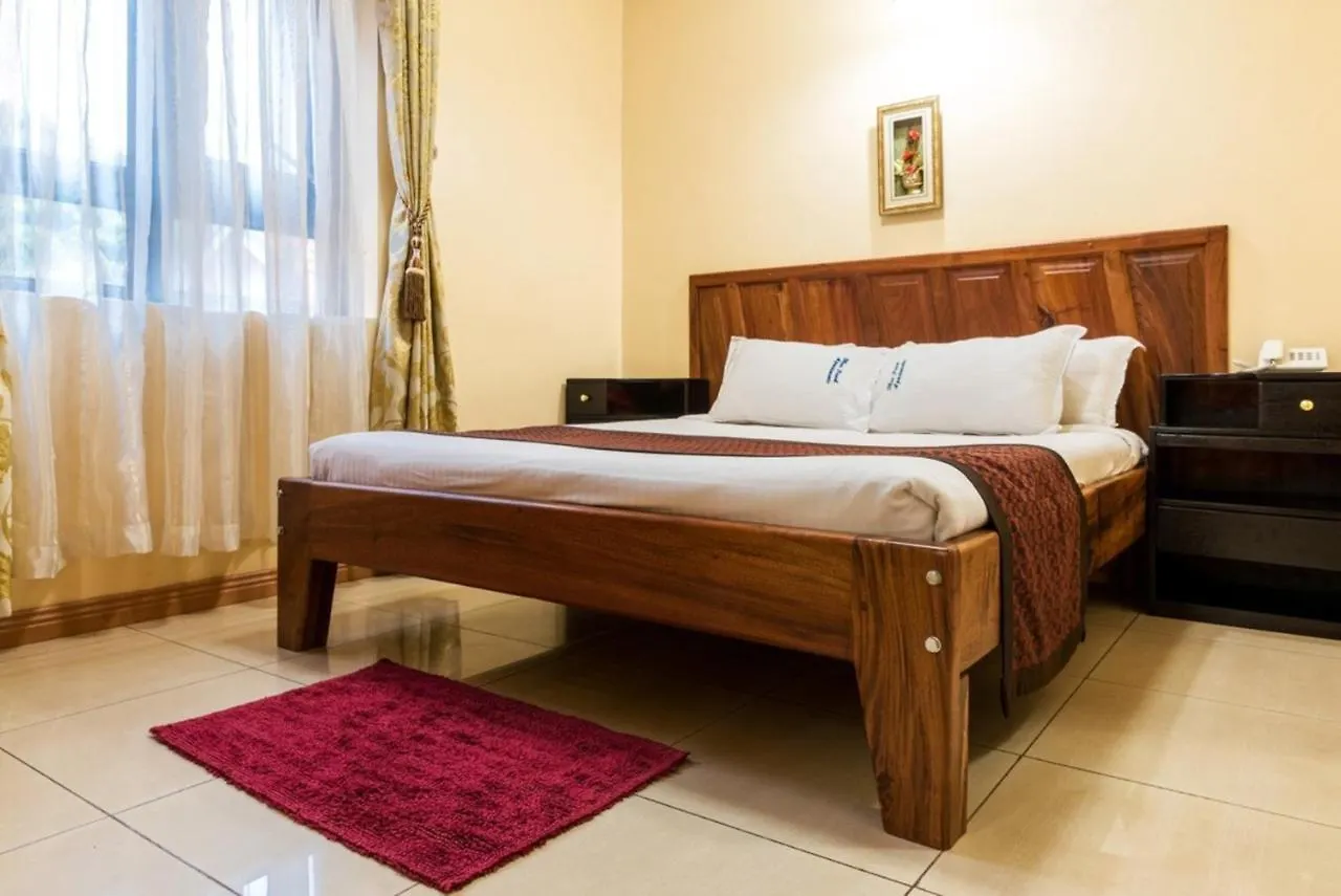 High Standard Apartment In Secure Resort - 24 People Kampala
